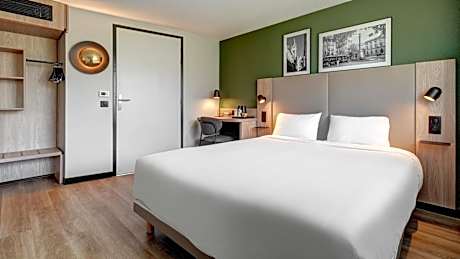 Queen Room with Two Queen Beds - Disability Access