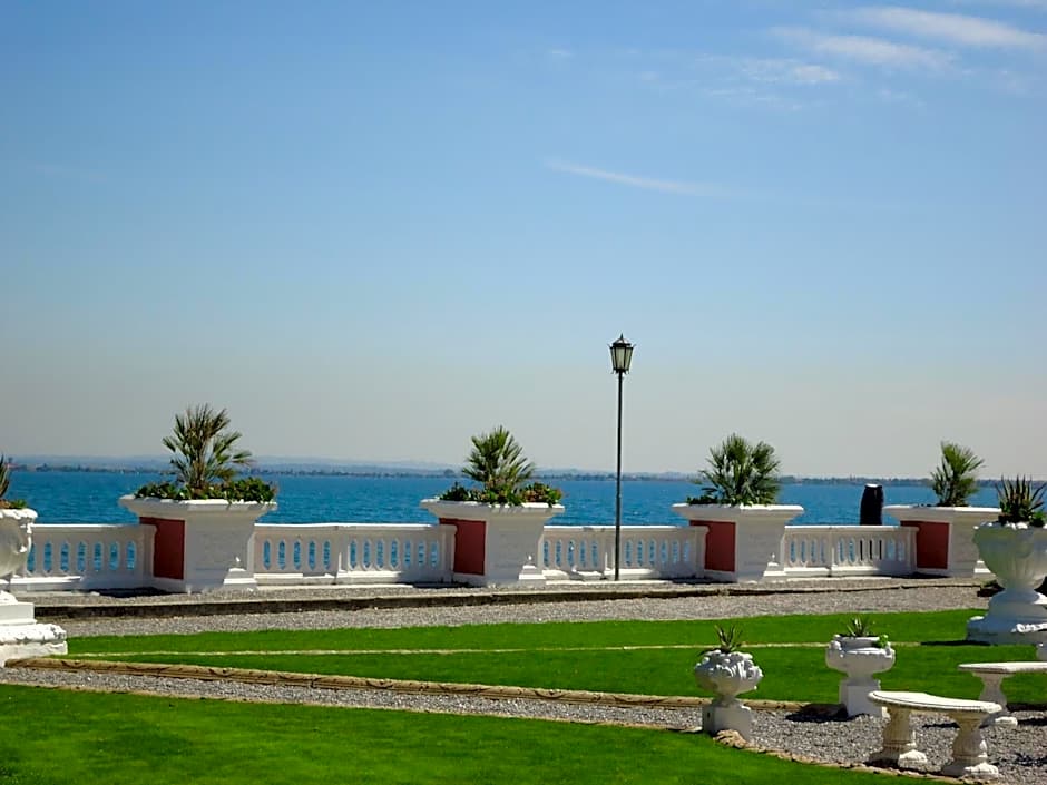 VILLA GARUTI VILLAGE