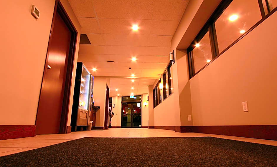 Super 8 by Wyndham Kelowna BC