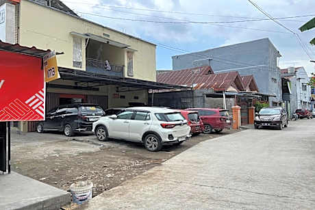 OYO 93429 Pondok Surya Near Fakultas Teknik Unhas Gowa