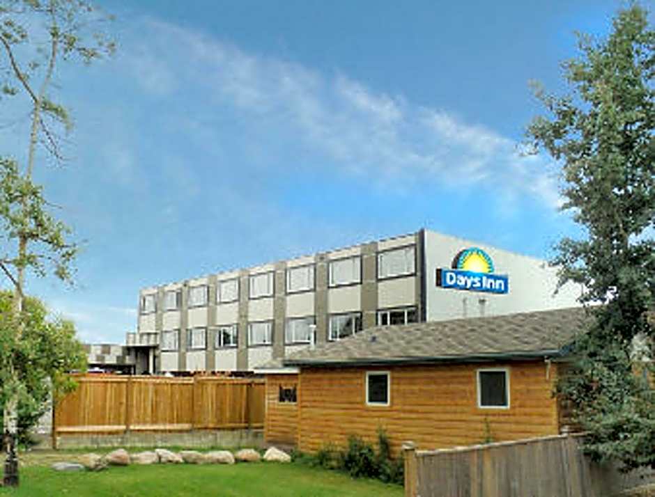 Days Inn by Wyndham Sylvan Lake