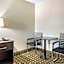 Clarion Inn & Suites Kissimmee-Lake Buena Vista South
