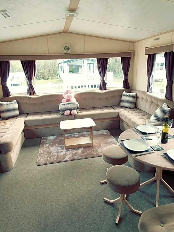 Len's Getaway Tattershall Lakes