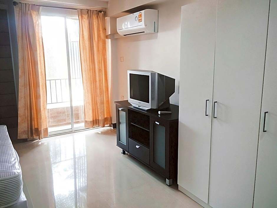 Sea Land View Apartment @ Sriracha
