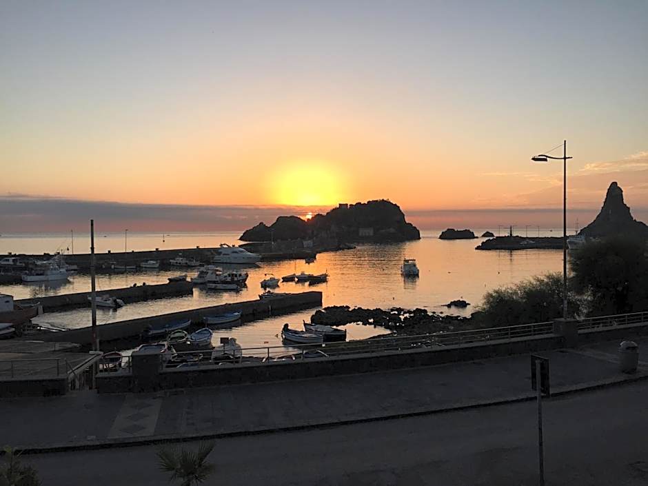 B&B Epos Acitrezza