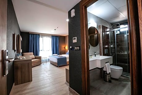 Twin Room with Extra Bed