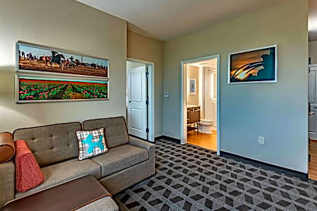1 Bedroom Suite, 1 Queen, Sofa bed