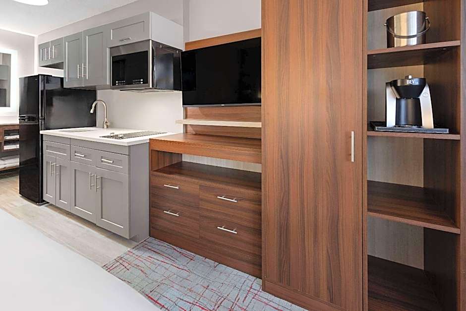 Hawthorn Extended Stay by Wyndham Columbia / Ft. Jackson