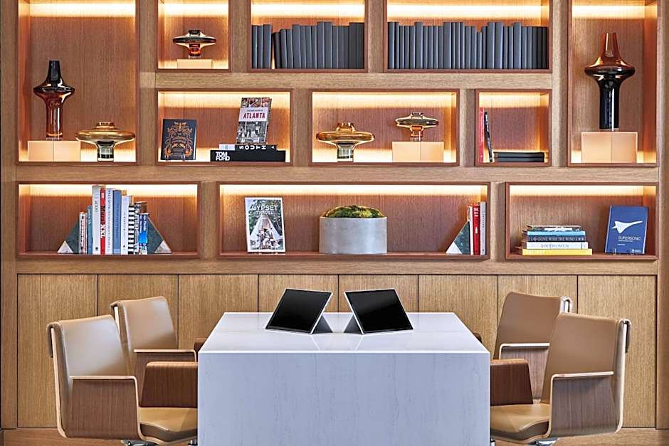 AC Hotel by Marriott Atlanta Airport Gateway