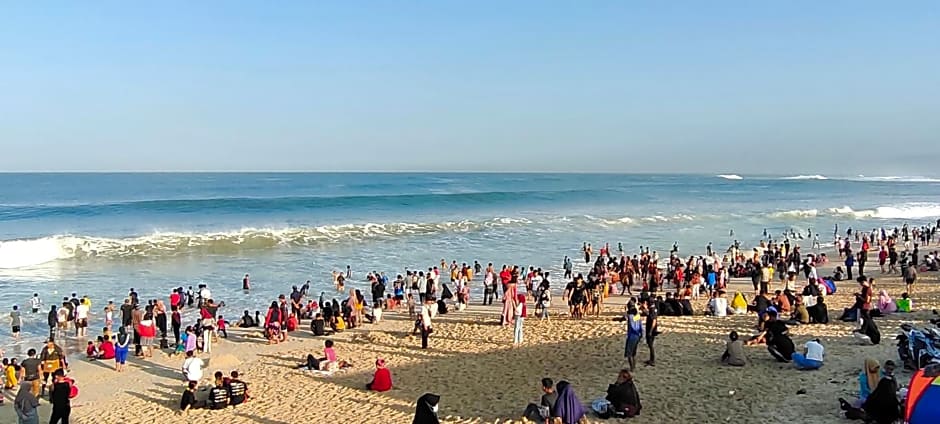 penginapan karanglaut santolo