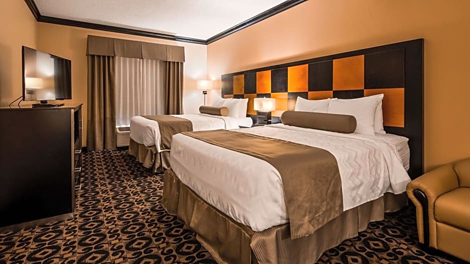 Best Western Plus Airport Inn & Suites