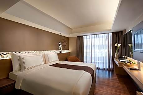 Deluxe King Room - Non-Smoking