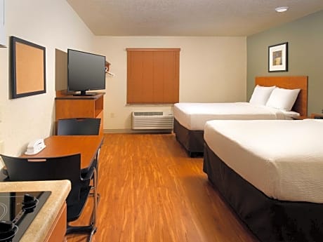 Queen Room with Two Queen Beds - Accessible/Non-Smoking