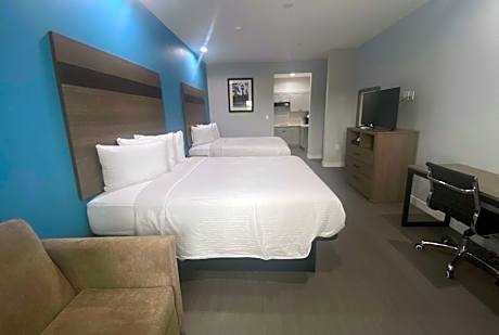 Suite with Two Double Beds - Non-Smoking