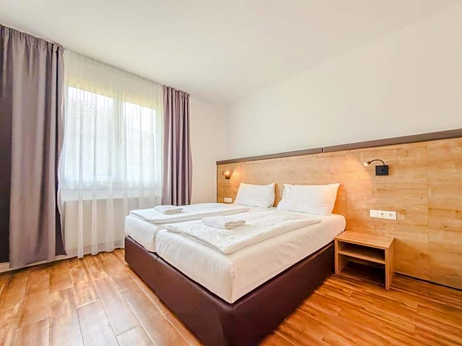 Hotel Sachsengang - free parking, near U1 & U2
