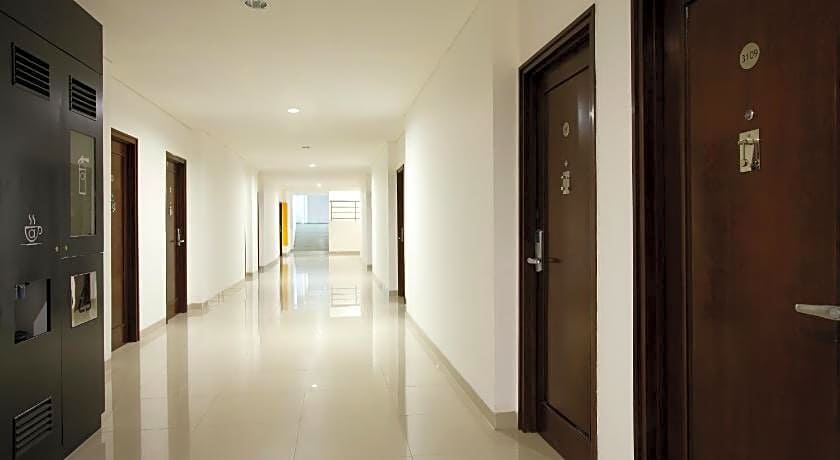 Amaris Hotel Season City