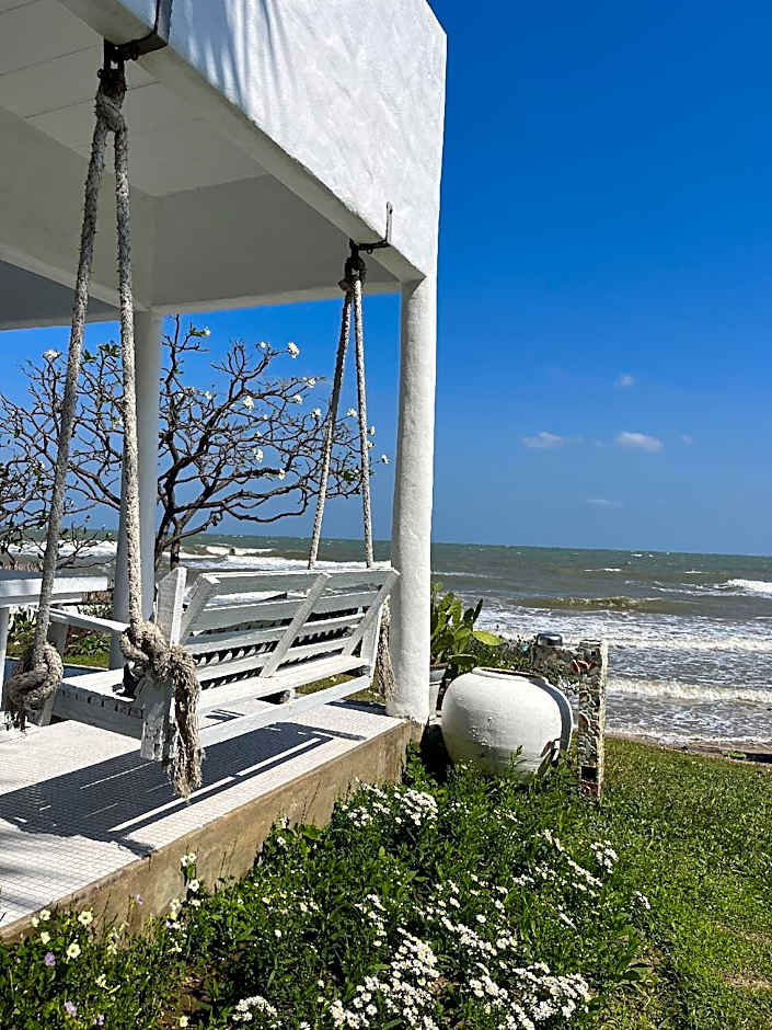 Hua Plee Lazy Beach Hotel