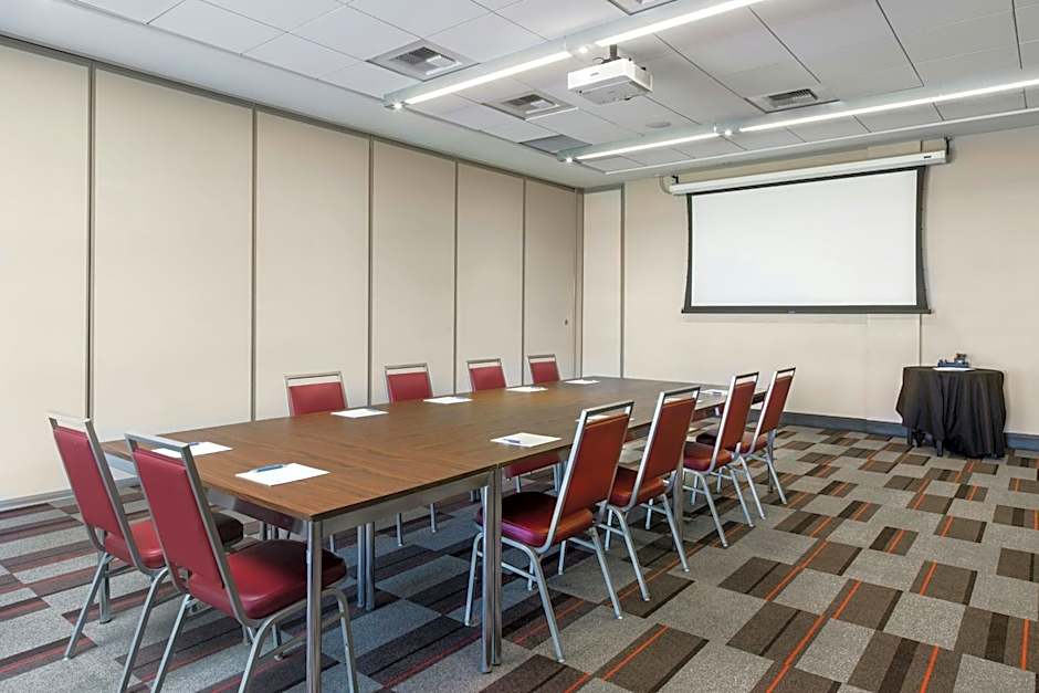 Four Points By Sheraton At Phoenix Mesa Gateway Airport