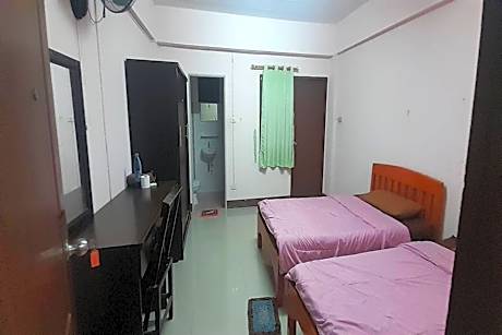 Economy Twin Room