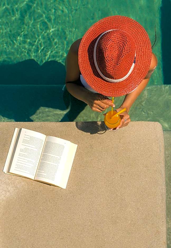 Bitzaro Grande Hotel & Suites