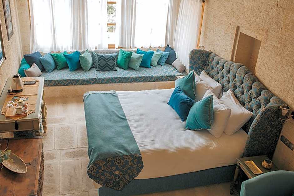Elaa Cave Hotel