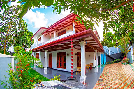 Dinsara Pearl Villa