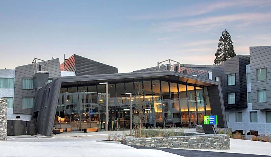 Holiday Inn Express And Suites Queenstown By IHG