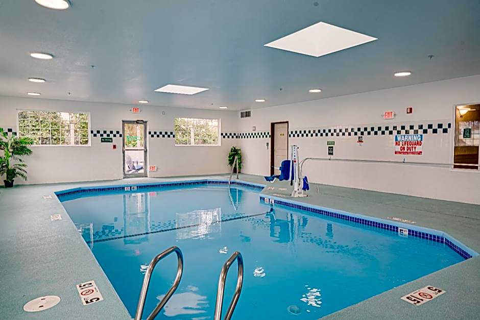 The Ashley Inn & Suites