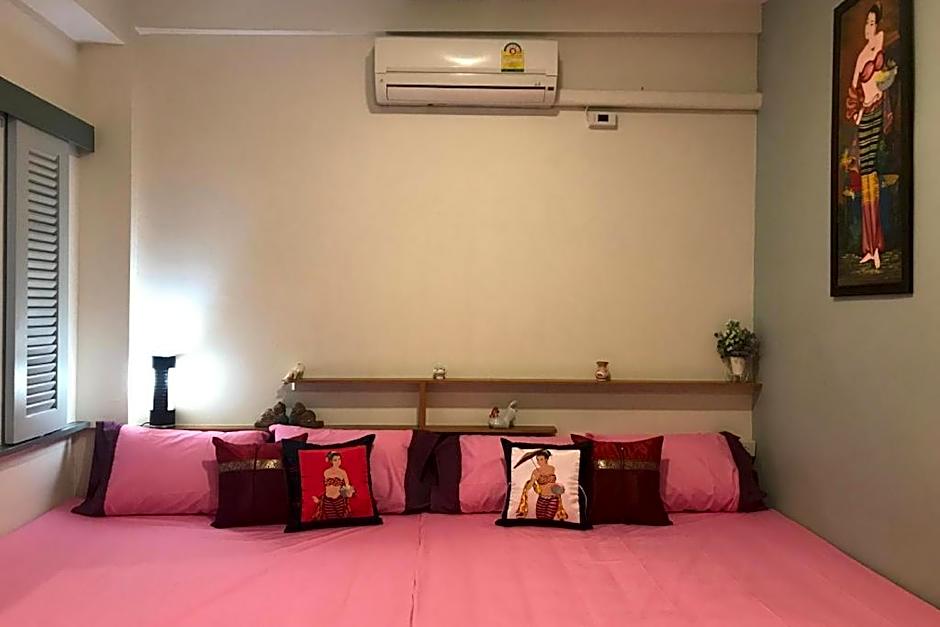 OYO 872 Saen Sabai Hostel