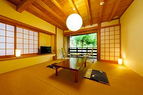 Japanese-Style Quadruple Room