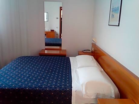 Single - Room