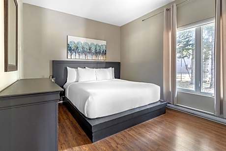 Dannys Hotel Suites; SureStay Collection by Best Western
