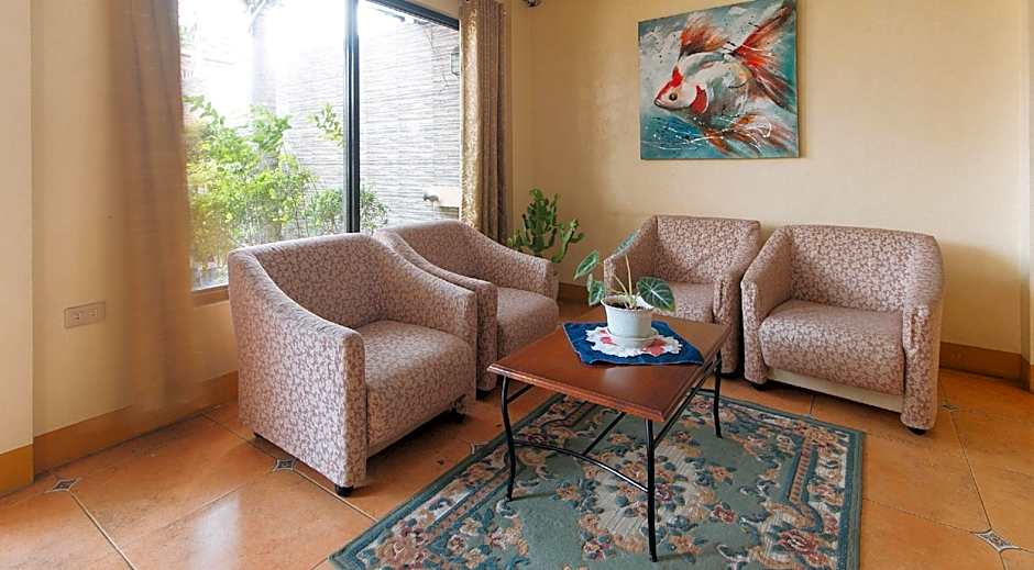 RedDoorz @ Golden Park Inn La Union