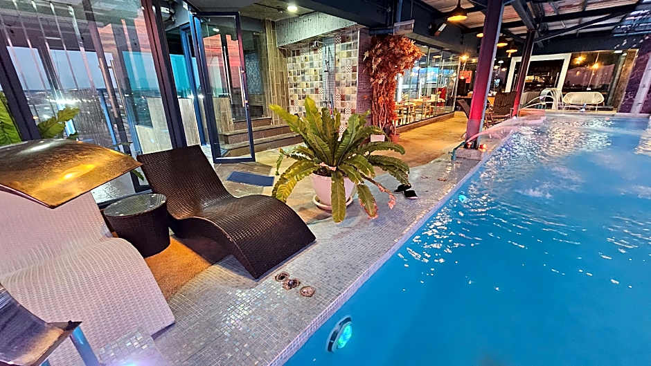 BlueTel Re'sidencE Bangkok IMPACT- 1 Time Drop-Off Service to IMPACT