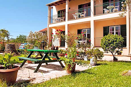 Maria's Apartments