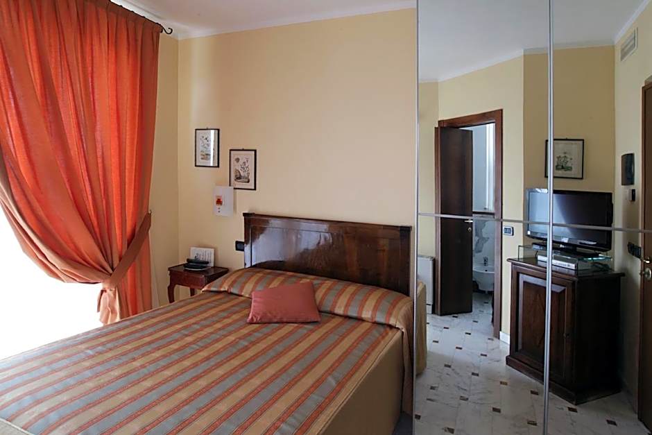 Photo 1 of 15 of Standard, Sea View