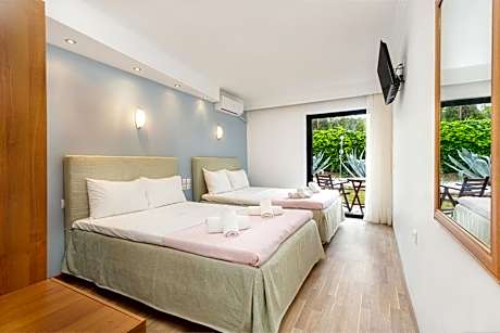 Family Room with Garden View