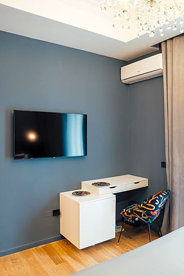 Aron Only Suites Bed and Breakfast