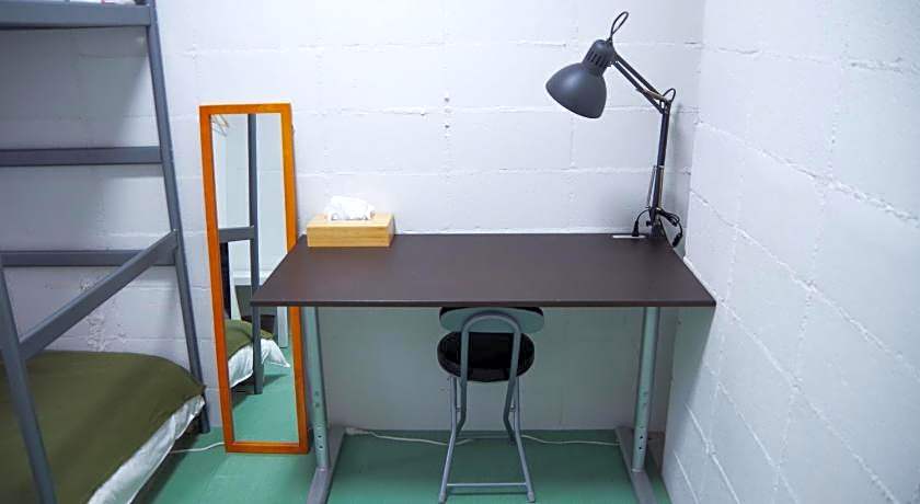 Travelers' house ROOTs