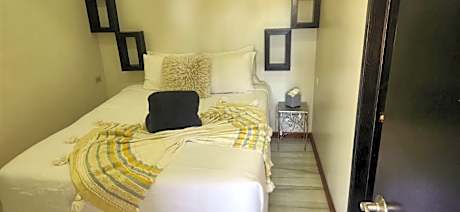 Deluxe Room (2 Adults + 1 Child)