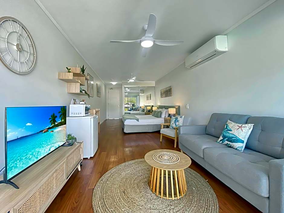 Blue on Blue Studio Room 1222