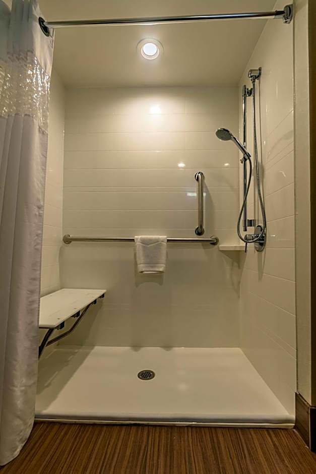 Hampton Inn By Hilton Winchester-University/Mall Area