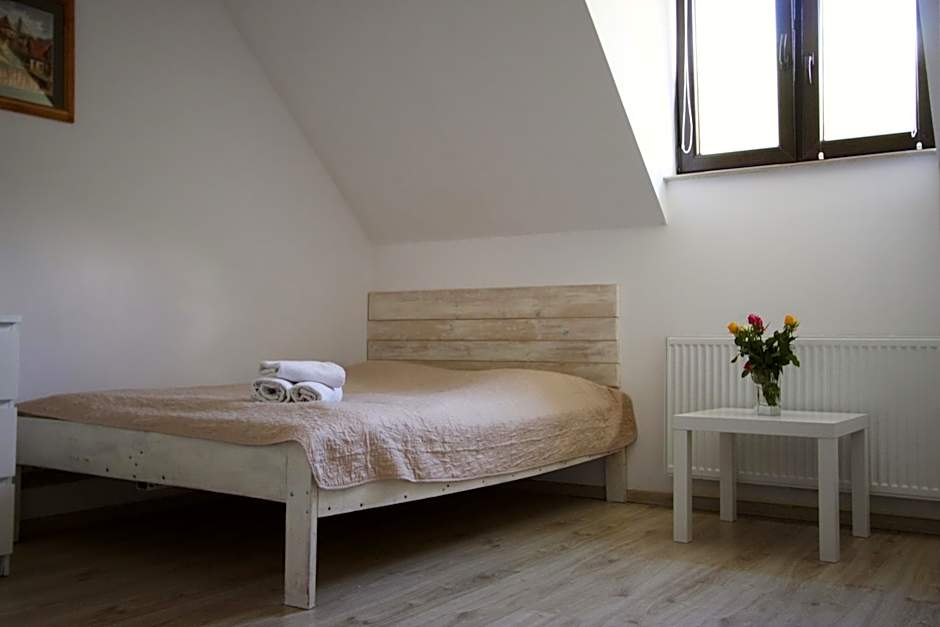 Pokoje Nadrzeczna 45