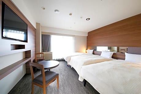 Twin Room with Extra Bed - Non-Smoking