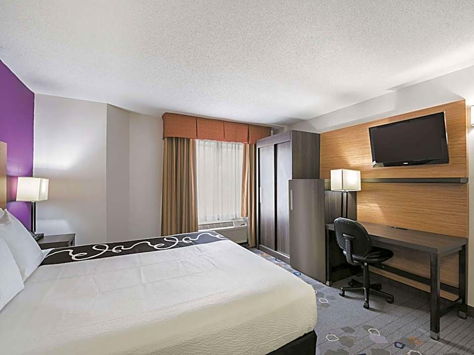 La Quinta Inn & Suites by Wyndham Minneapolis Northwest
