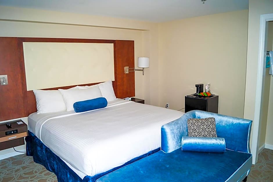 Aqua Blue Hotel