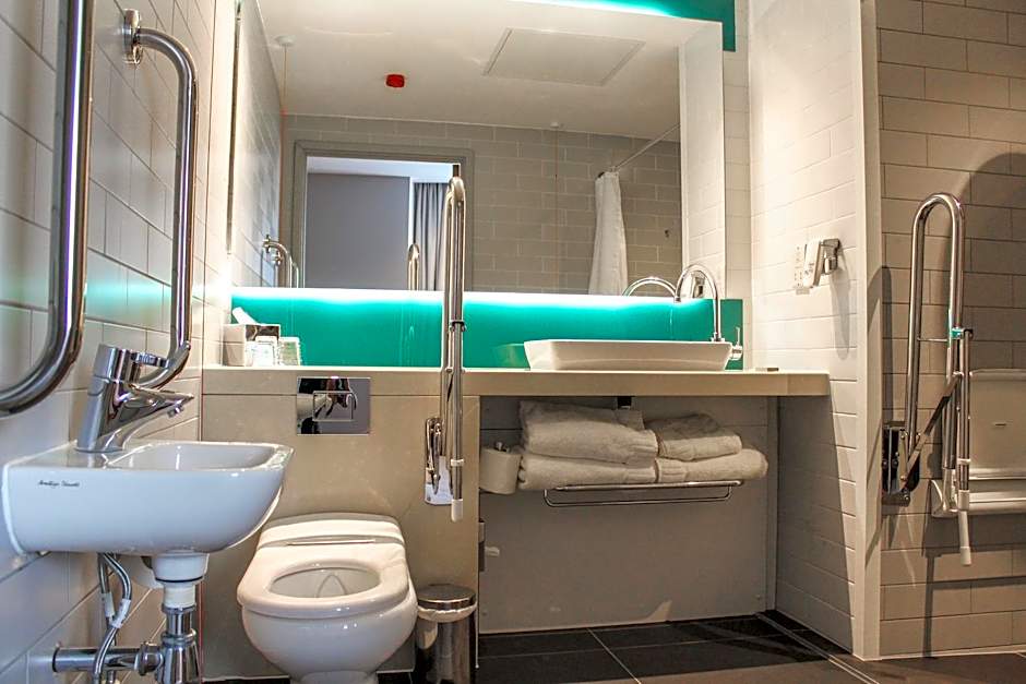 Holiday Inn Express - London Heathrow T4 By IHG