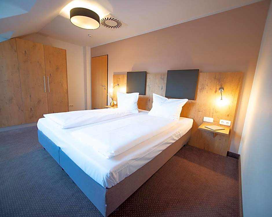 Hotel am Hachinger Bach by Blattl