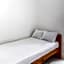 OYO Life 93504 Kost Krisna