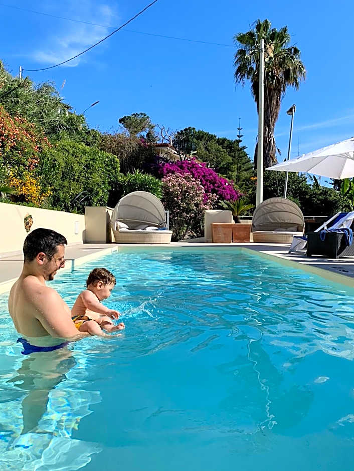 HOTEL MERCURIO SUL MARE - Fish restaurant and private beach